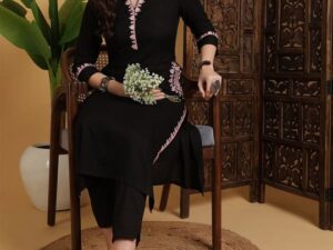Embroidered Calf Length V-Neck Three-Quarter Sleeve Straight Kurta