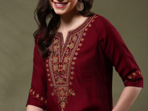 Women Floral Embroidered Flared Sleeves Thread Work Kurta
